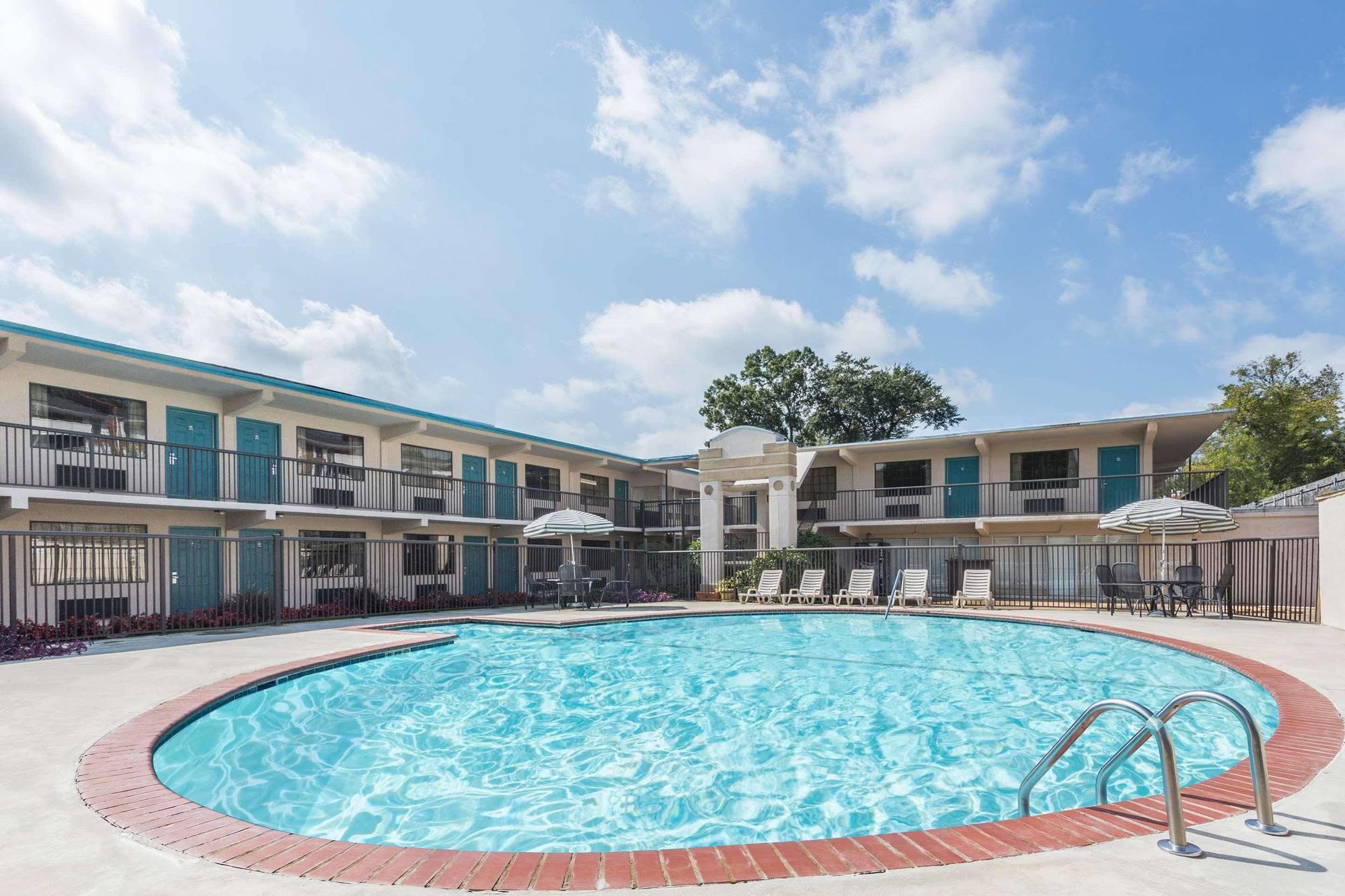 Days Inn By Wyndham アセンズ エクステリア 写真